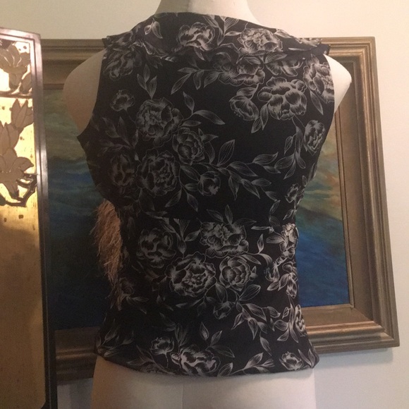 🌼ANN TAYLOR-LOFT Delicate Ruffle Collar side Zip - Picture 2 of 7